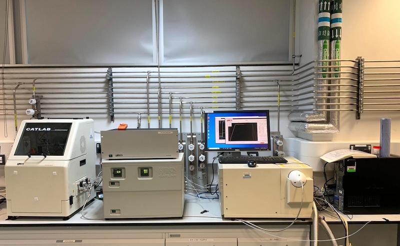 Catlab mfcs and mass spectrometer photo of cat lab mfcs and mass spectrometer